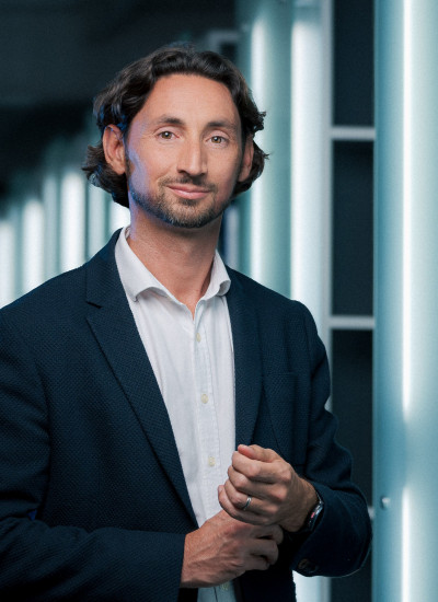 Vincent Lemaire, Expert-Comptable associé chez XO Conseil est à vos côtés dans le développement et la transmission de votre entreprise.