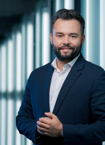Hervé LE DONNANT Expert-Comptable associé chez XO CONSEIL et ses équipes vous conseillent dans le conseil et la gestion d’entreprise.